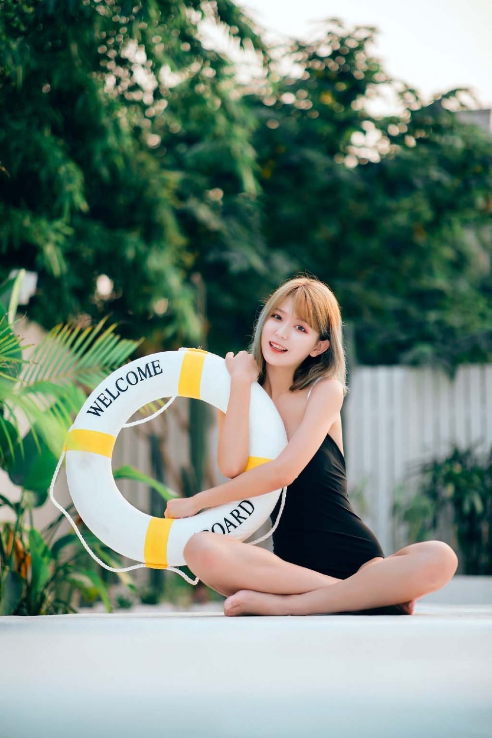 清纯美眉比基尼泳衣细腰长腿苗条身材高清美女图片