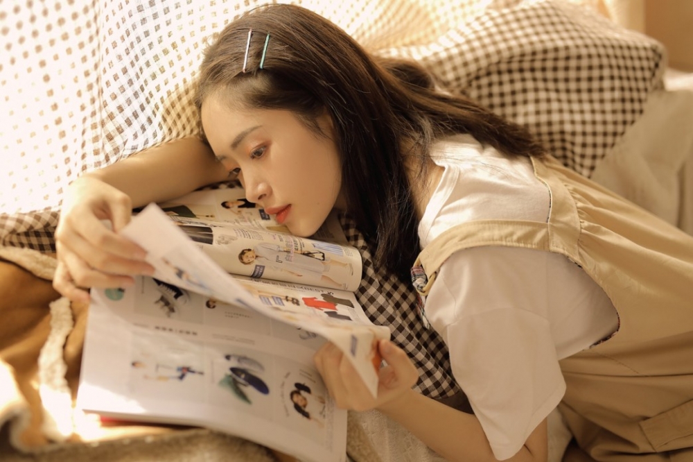 文艺美女小清新天然素人居家性感生活照图集写真