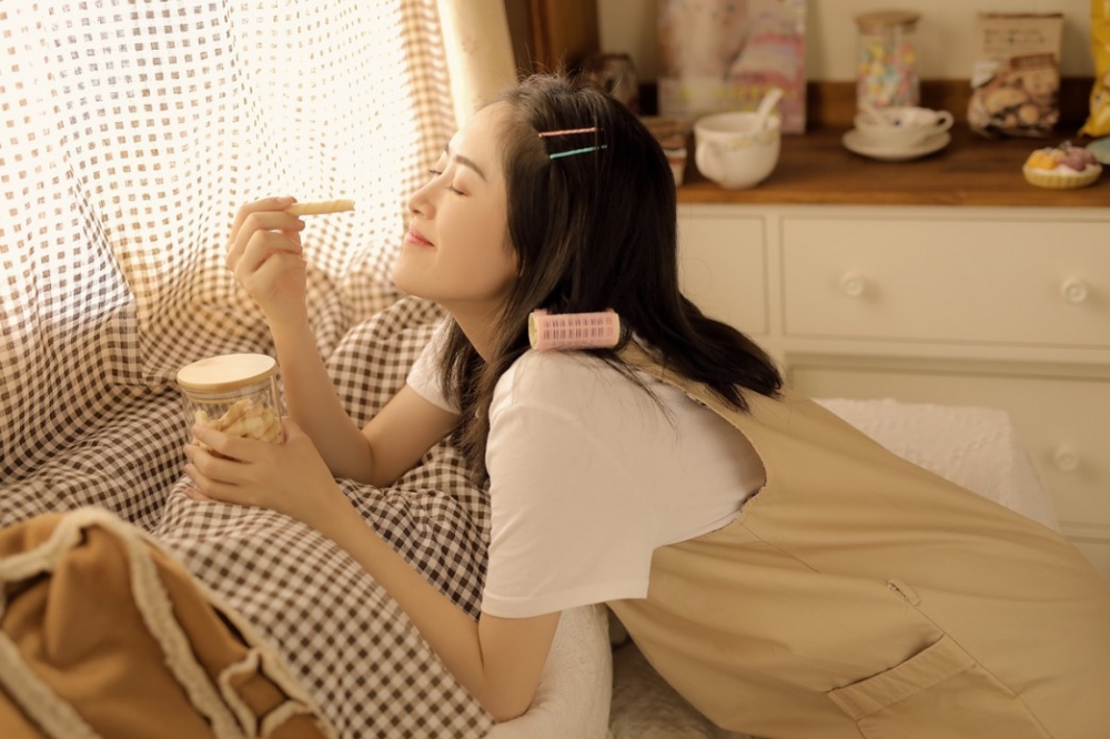 文艺美女小清新天然素人居家性感生活照图集写真