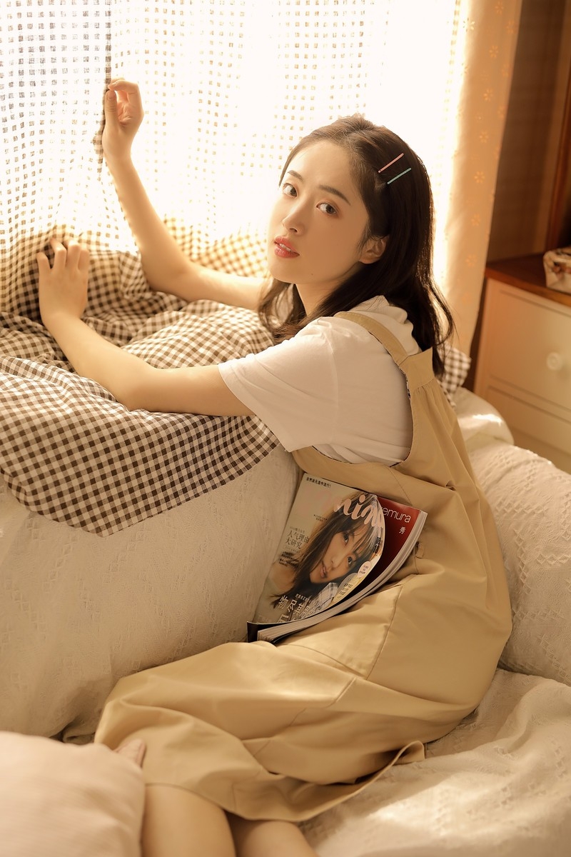 文艺美女小清新天然素人居家性感生活照图集写真