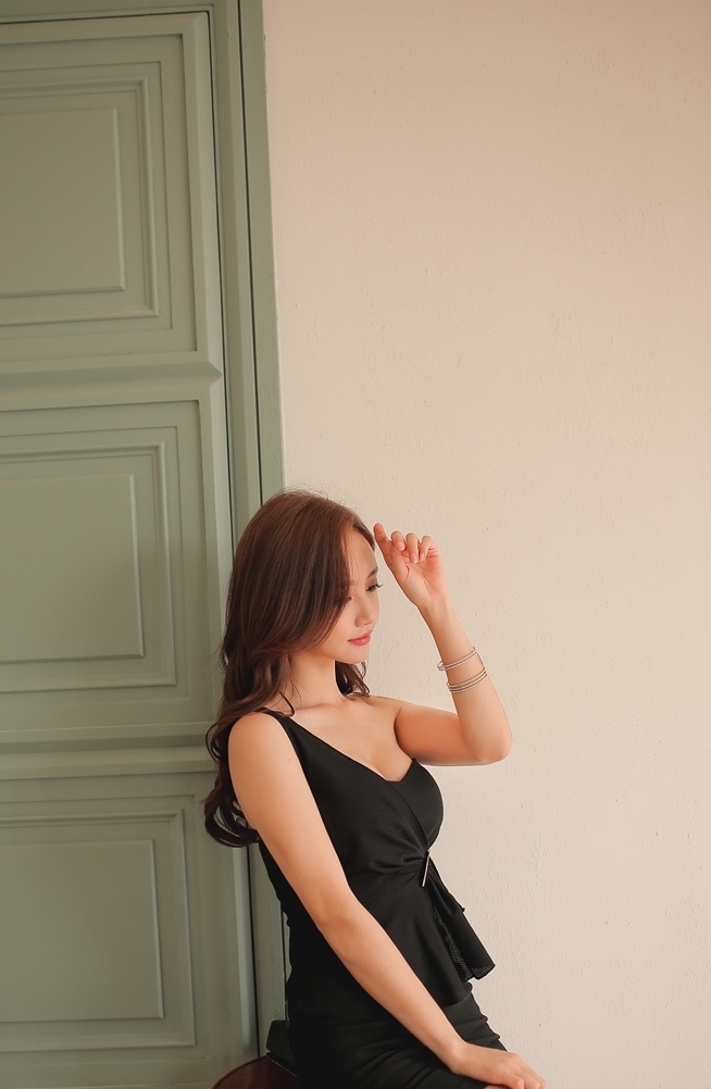 宅男女神包臀短裙妩媚妖娆美图