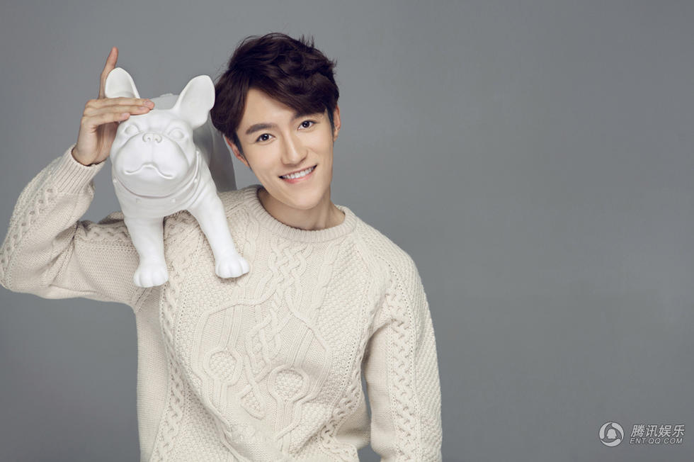 张鑫最新秋季写真  毛衣配长裤极具绅士诱惑