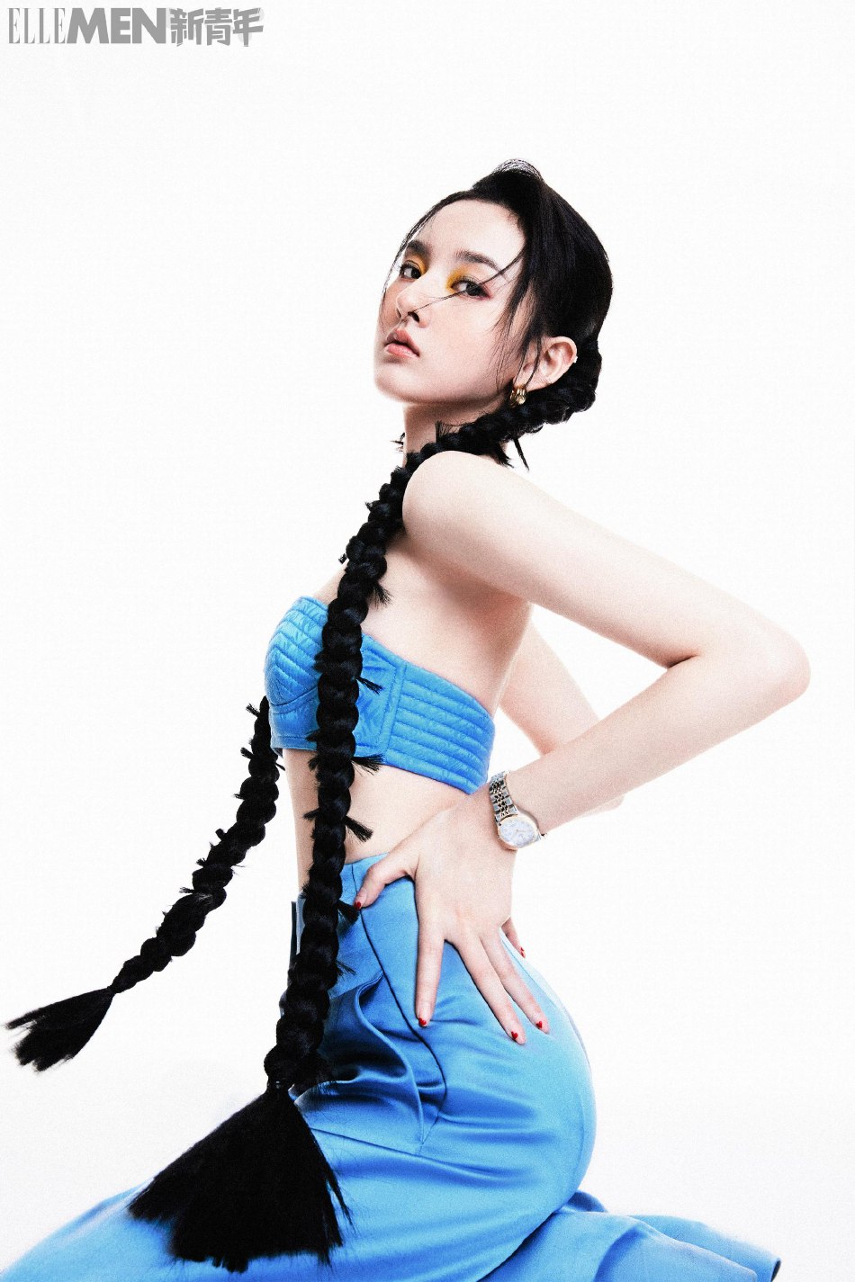 宋祖儿拳击辫造型酷飒利落写真