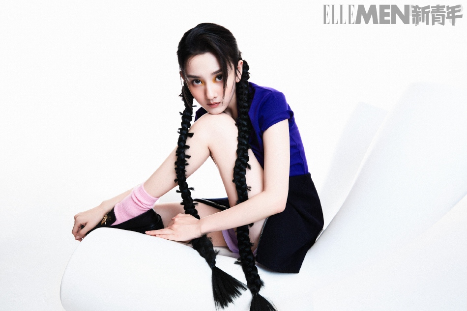 宋祖儿拳击辫造型酷飒利落写真