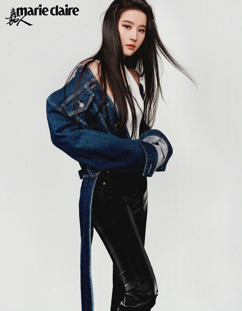 刘亦菲无袖针织背心大片又欲又飒