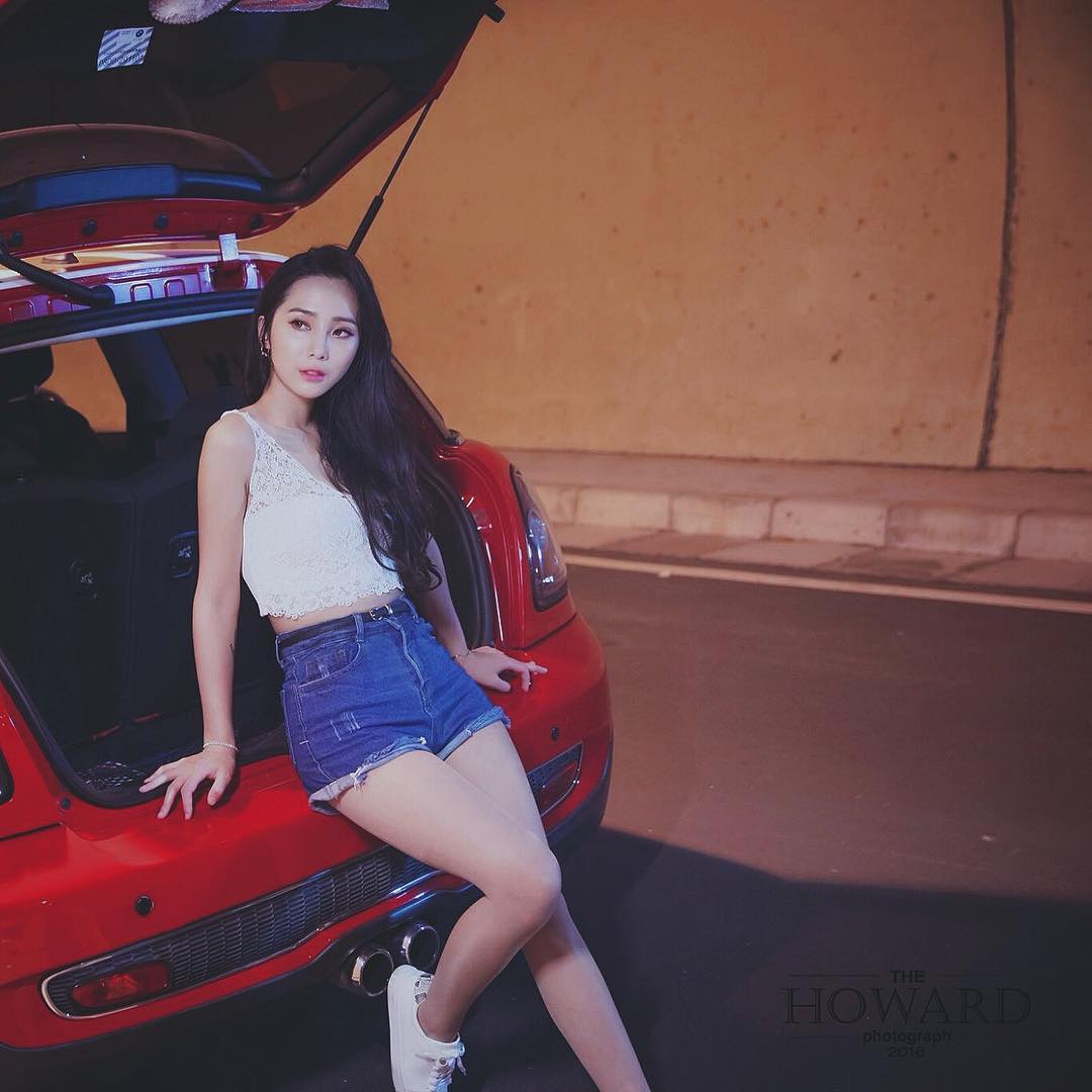 浪荡美女私房吊带黑丝袜风骚气质诱惑写真