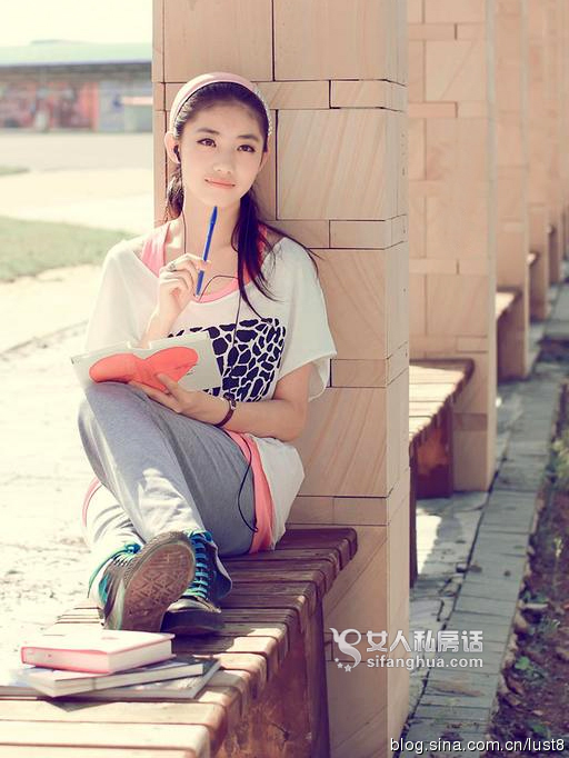 浪荡美女私房吊带黑丝袜风骚气质诱惑写真