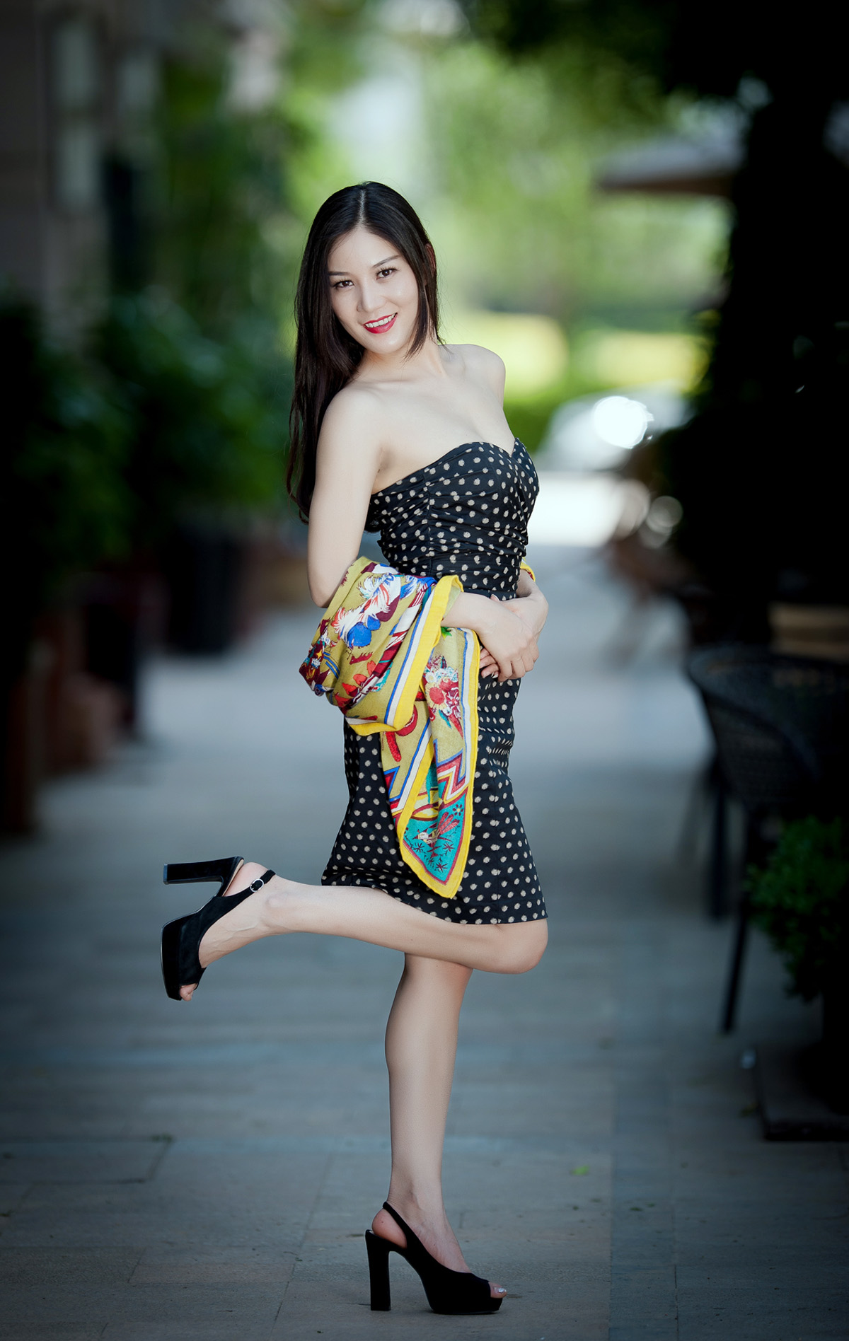 浪荡美女私房吊带黑丝袜风骚气质诱惑写真