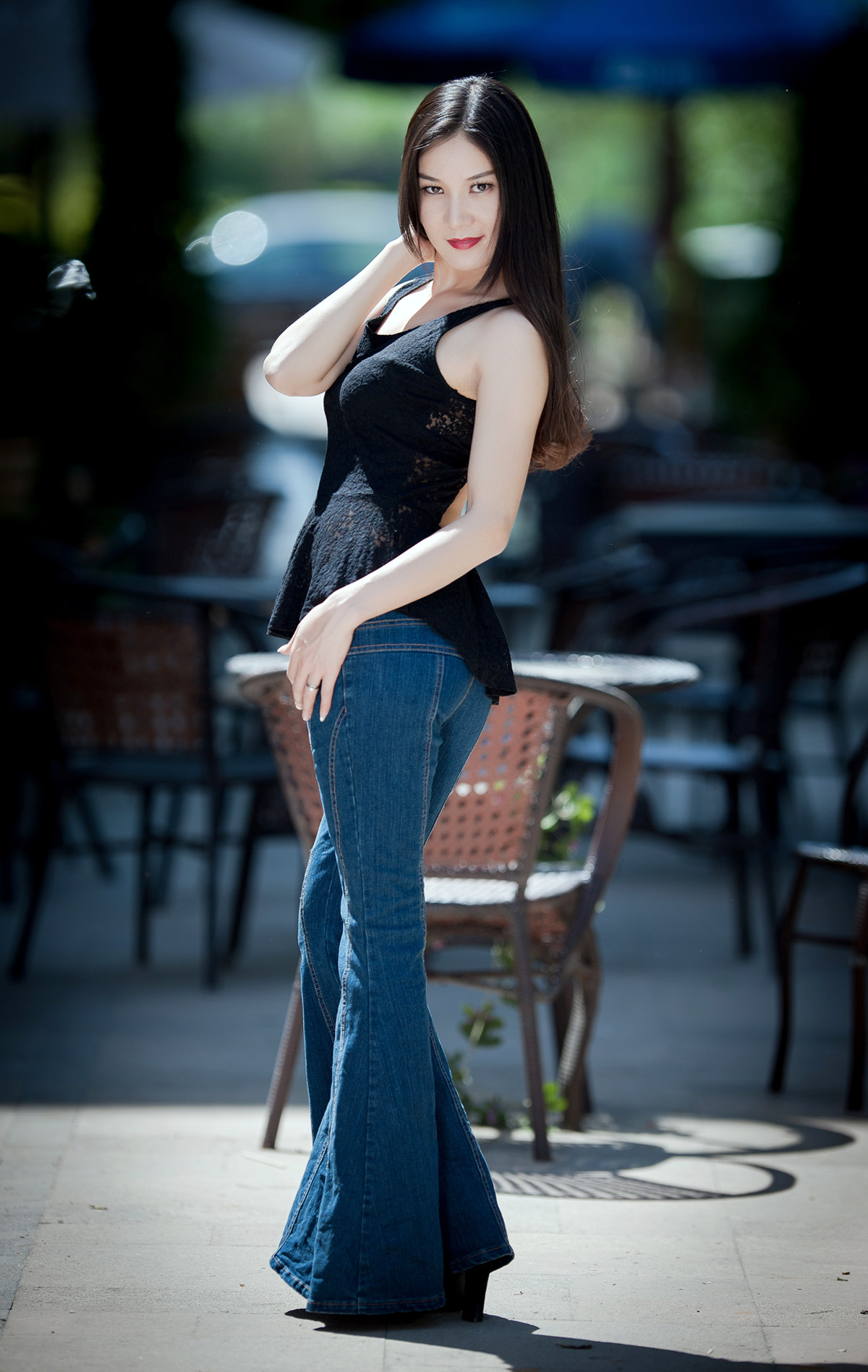 浪荡美女私房吊带黑丝袜风骚气质诱惑写真