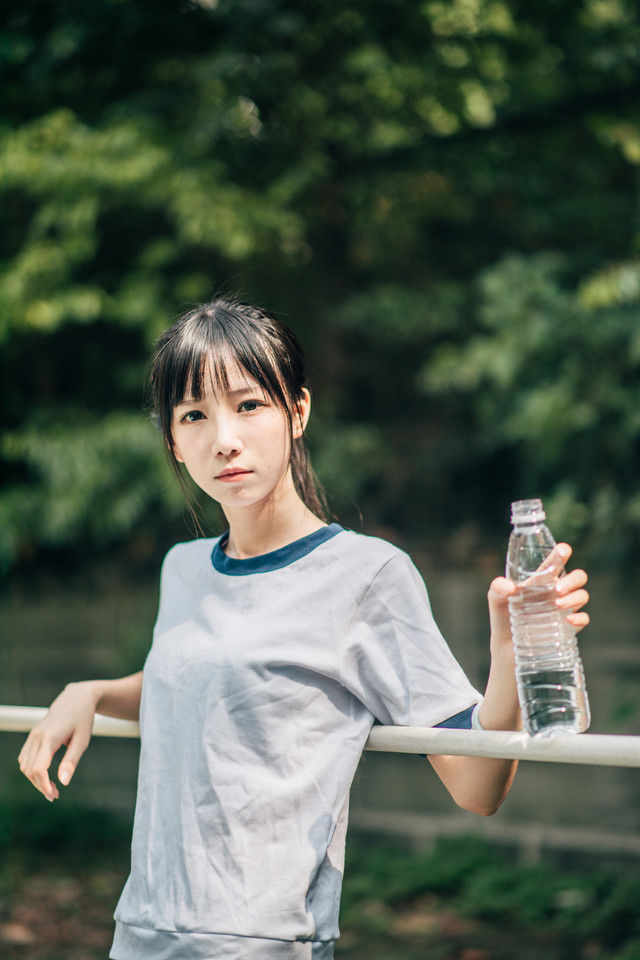 浪荡美女私房吊带黑丝袜风骚气质诱惑写真