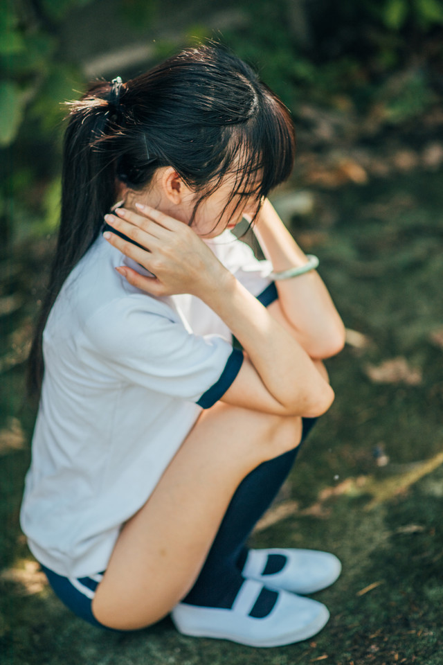 浪荡美女私房吊带黑丝袜风骚气质诱惑写真