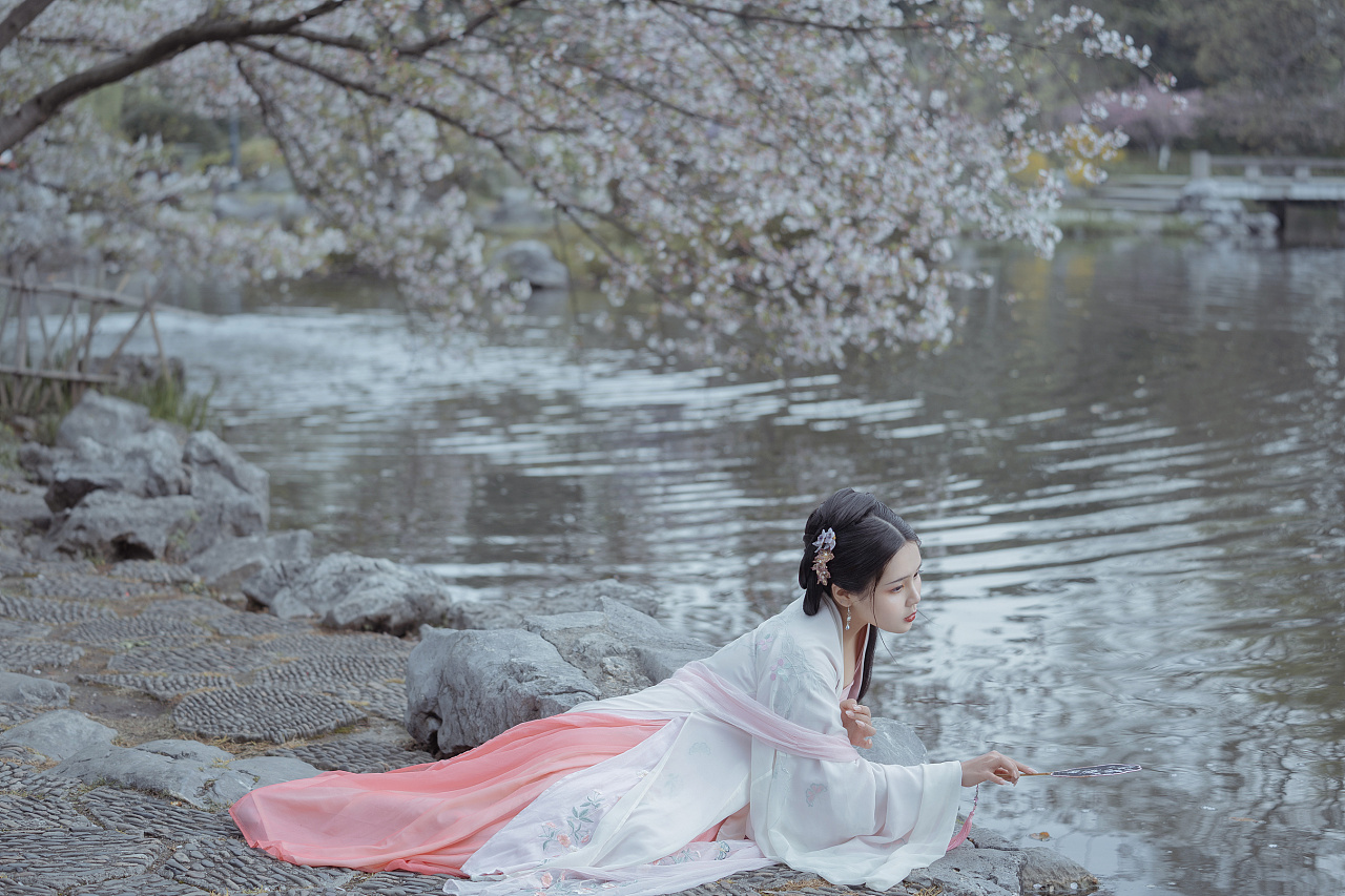 气质飘飘的古装美人风韵古风摄影