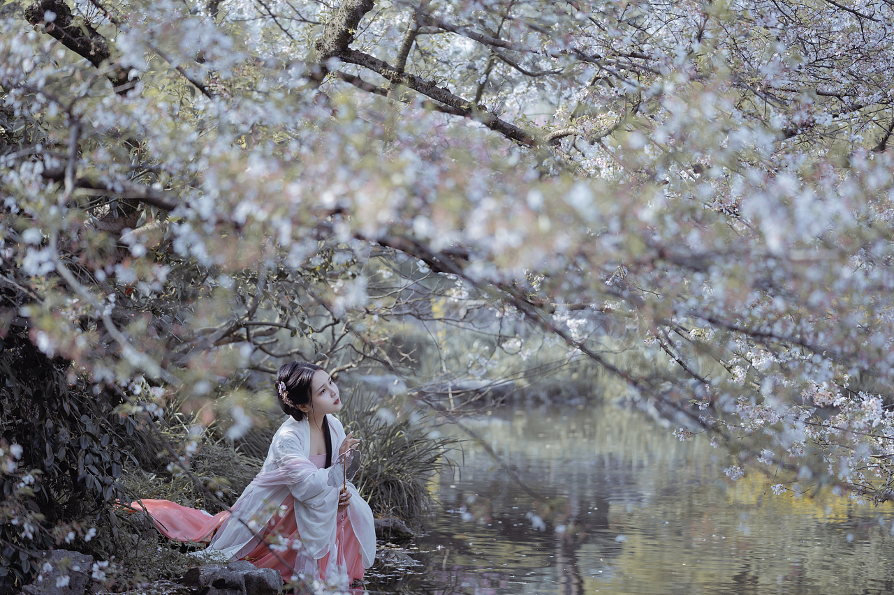 气质飘飘的古装美人风韵古风摄影