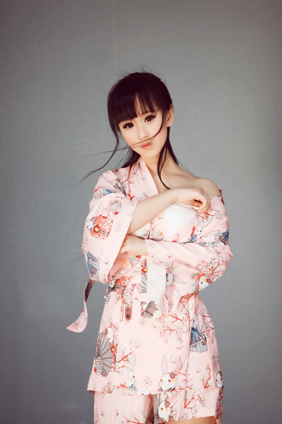 瓜子小鼻子小脸刘海古装美女