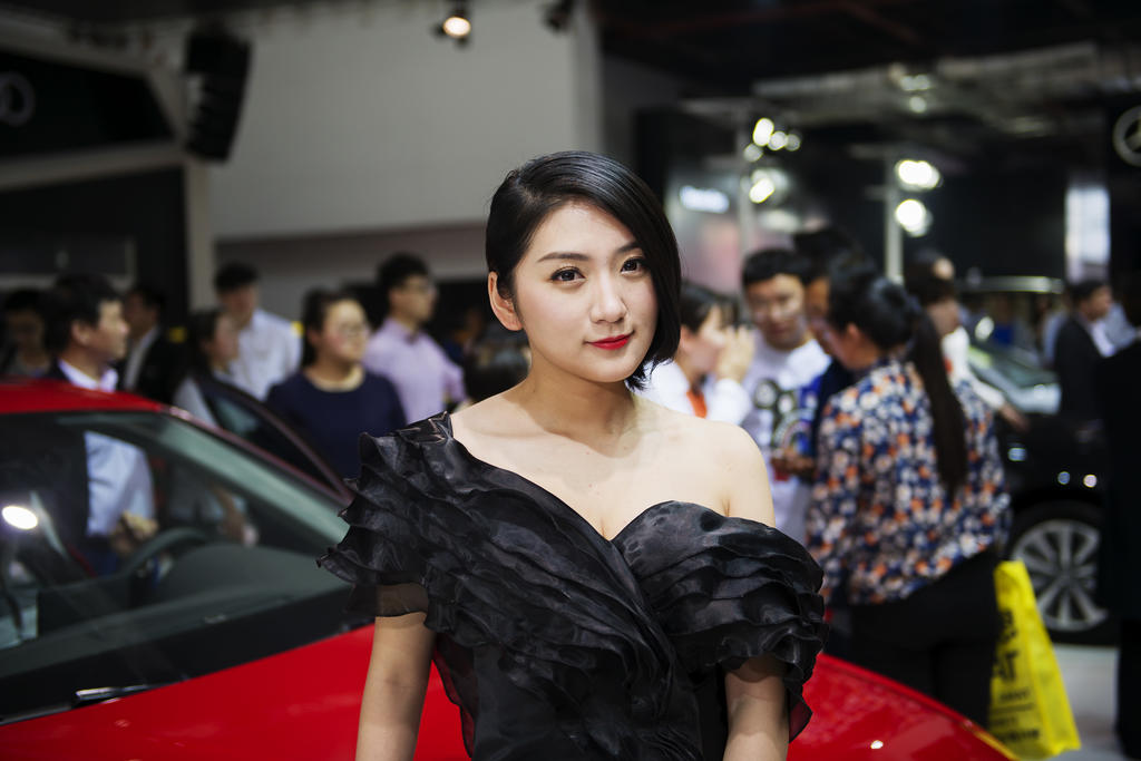 气质车模身材火辣性感美女辣图