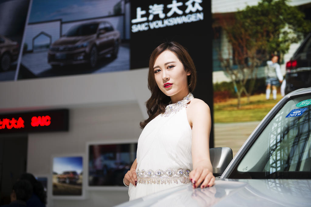 气质车模身材火辣性感美女辣图