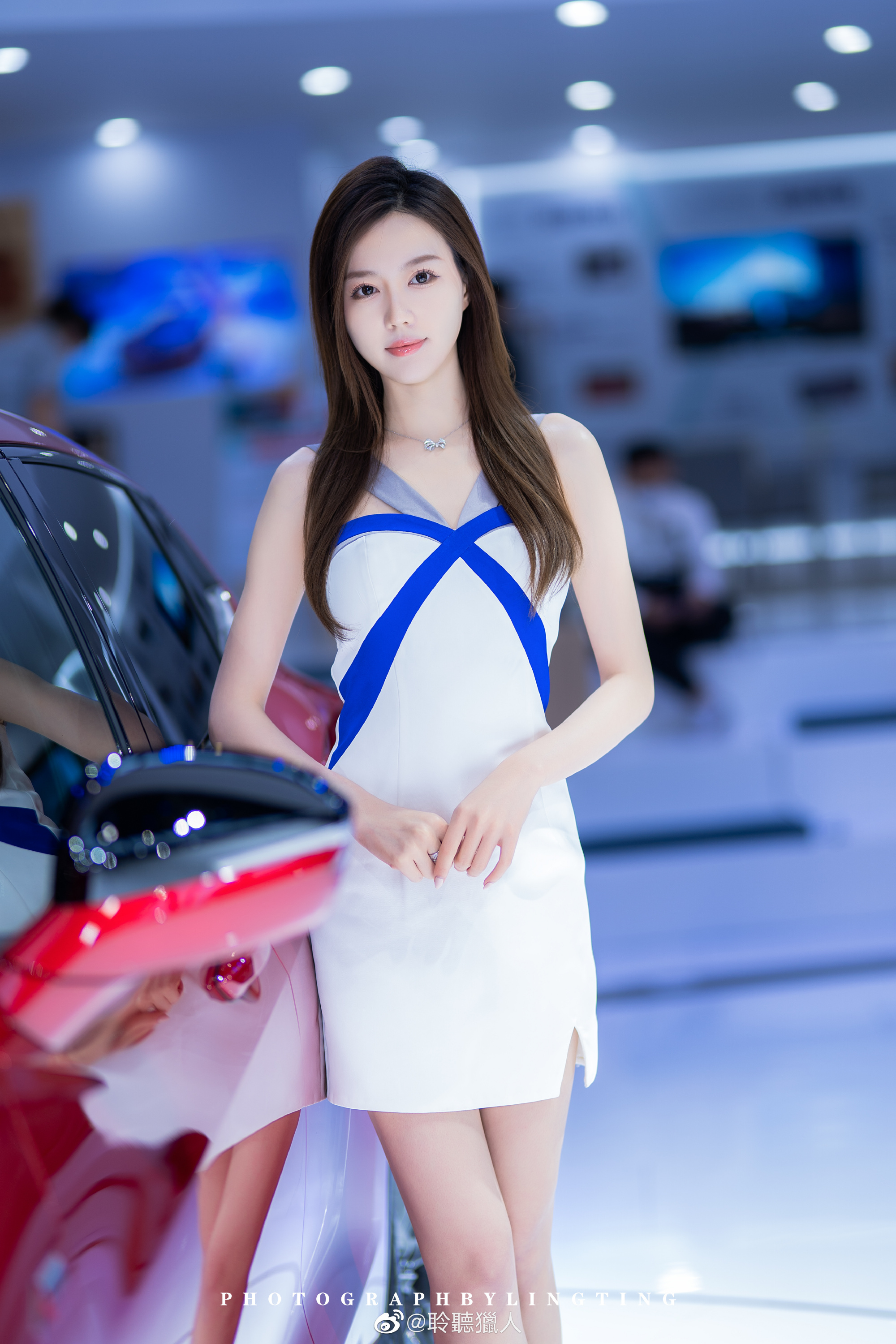 美女车模肤白貌美个高腿长私拍