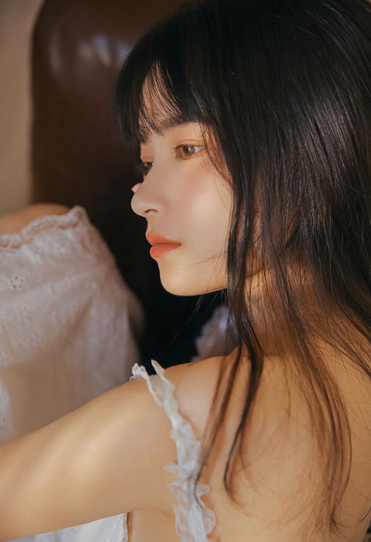 沟沟美女兔子情趣内衣原味丝袜国内偷拍精品酒店在线写真