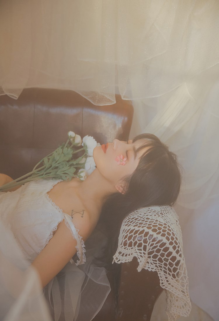 沟沟美女兔子情趣内衣原味丝袜国内偷拍精品酒店在线写真