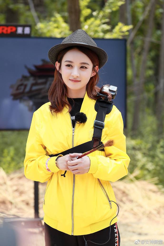 赵丽颖抓猪花絮 抓个猪都这么美