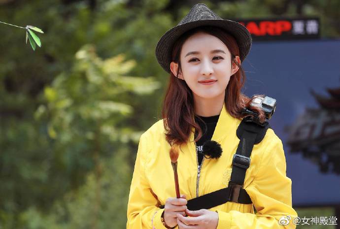 赵丽颖抓猪花絮 抓个猪都这么美