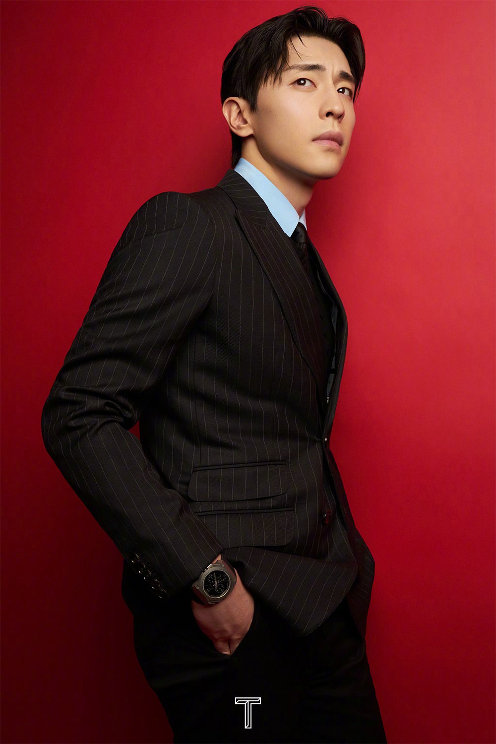 邓伦套装叠穿尽显矜贵质感写真