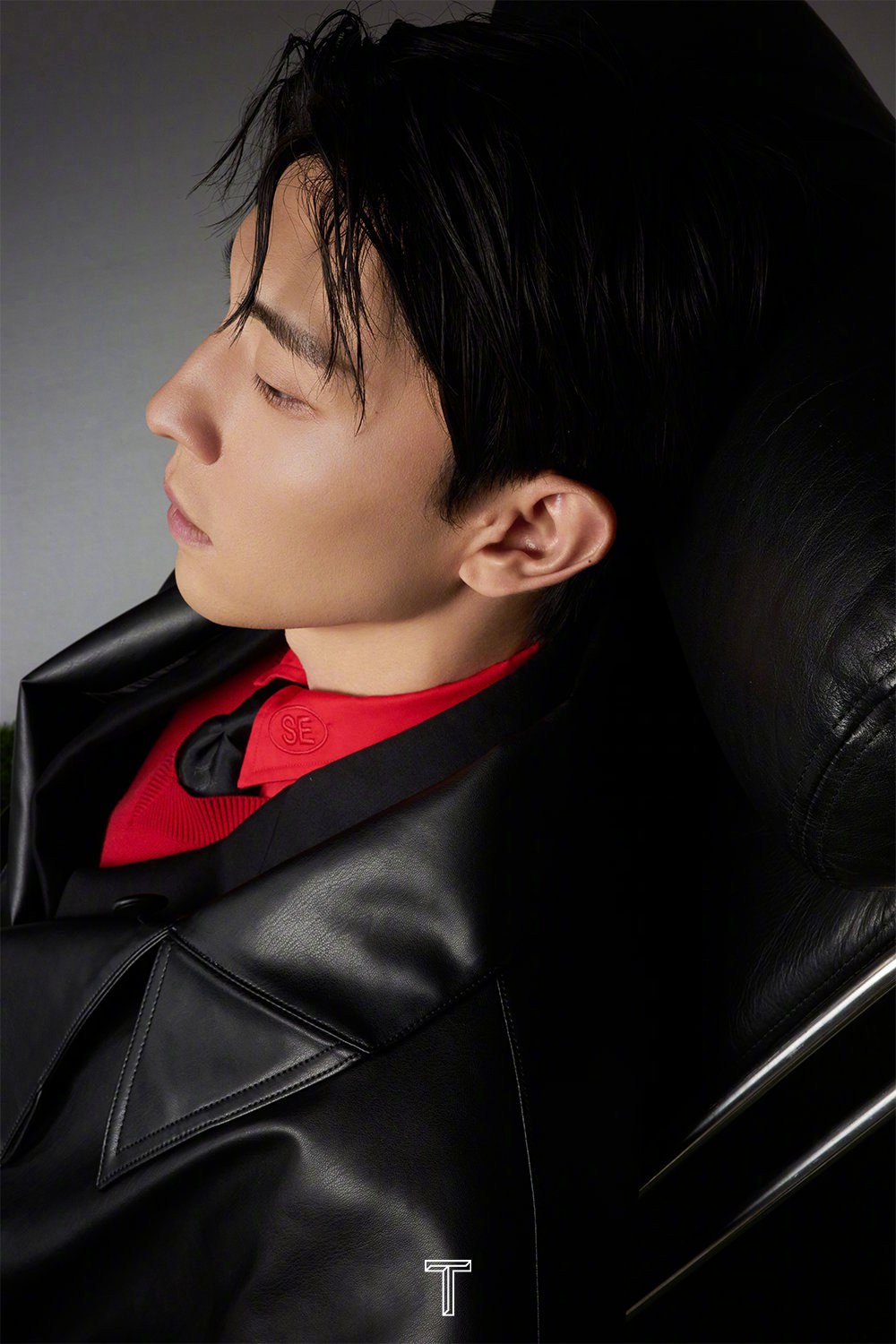 邓伦套装叠穿尽显矜贵质感写真