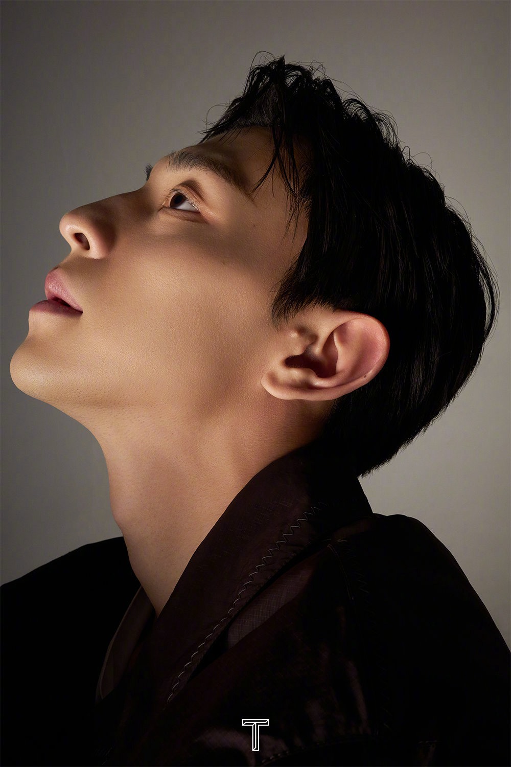 邓伦套装叠穿尽显矜贵质感写真