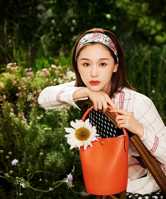 王子文MadameFigaro二月刊封面轻风绿意法式大片