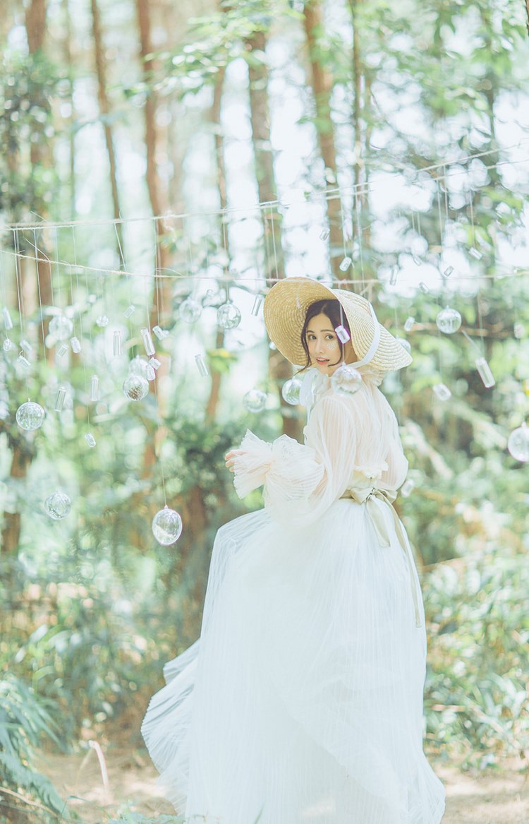 Beautyleg酷似Angelababy学生装丝袜美女