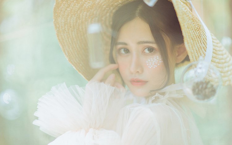 Beautyleg酷似Angelababy学生装丝袜美女