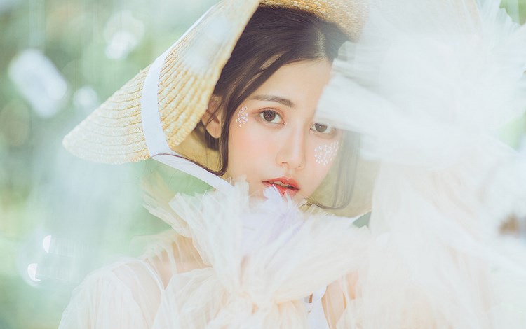 Beautyleg酷似Angelababy学生装丝袜美女