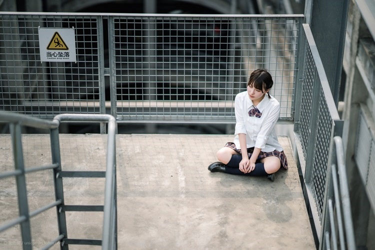 日系少女校园女神街拍户外清爽养眼软妹黑丝美腿写真