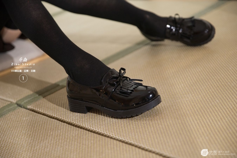 邻家女孩学生制服黑丝美腿热图