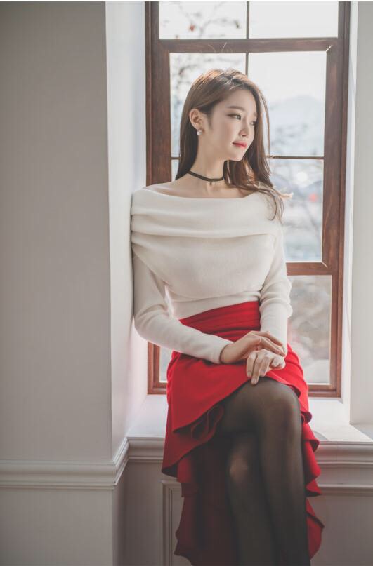 长腿黑丝气质型美女写真