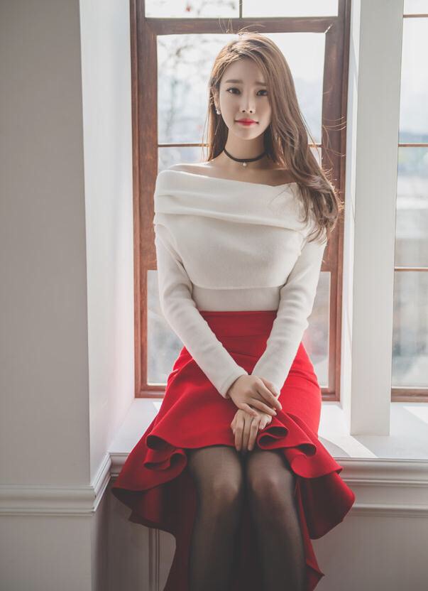 长腿黑丝气质型美女写真