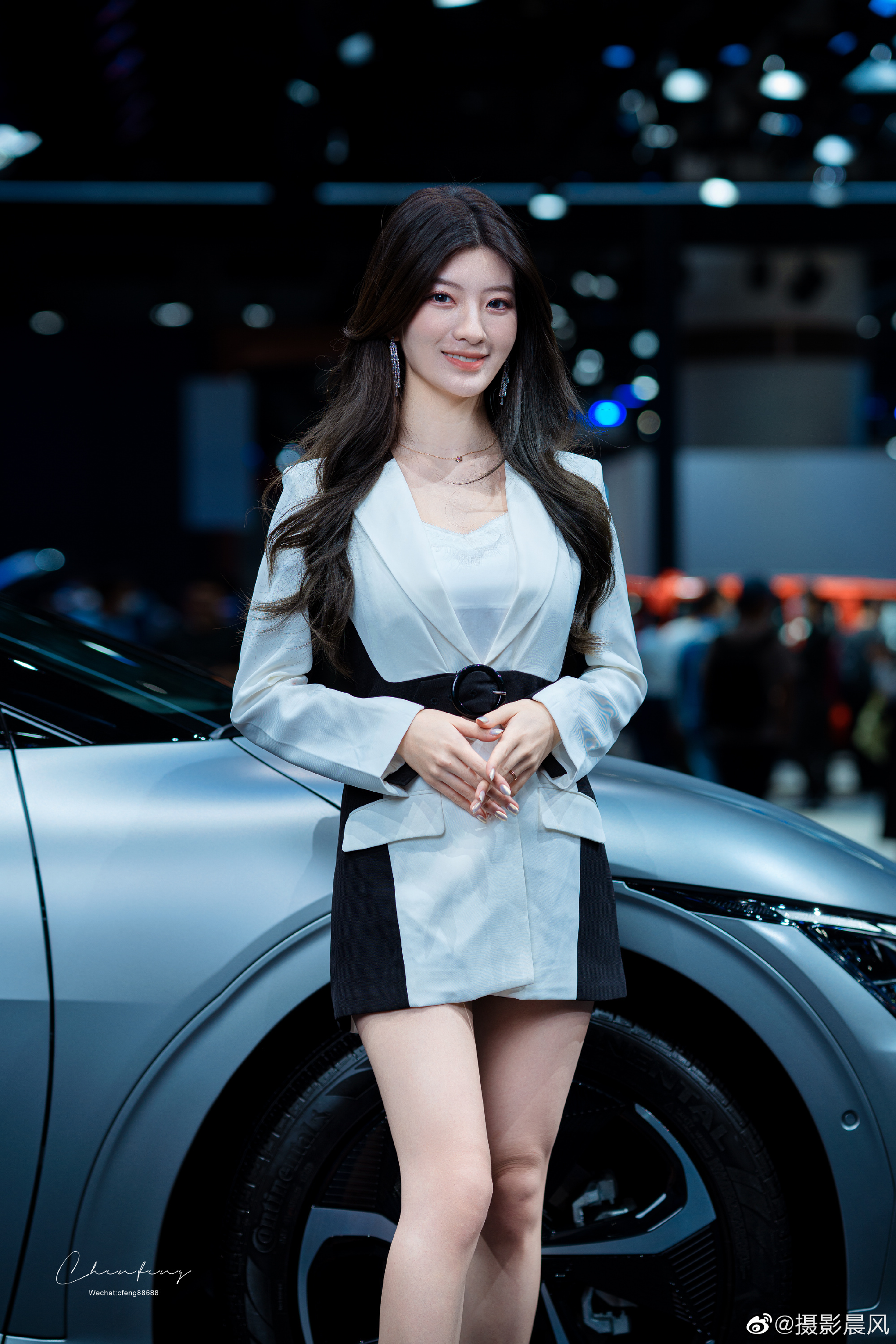 青春靓丽美女车模高跟美腿私拍