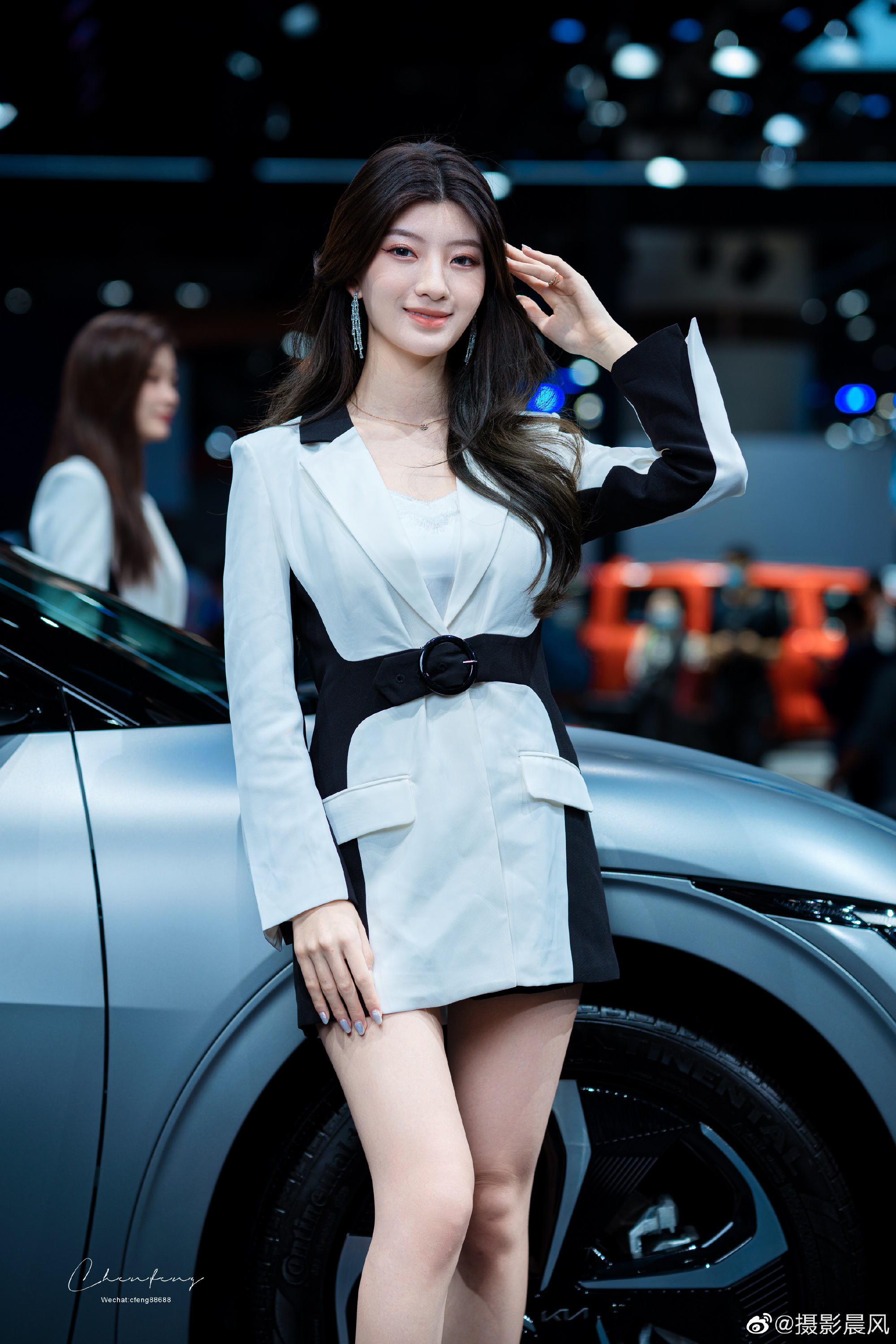 青春靓丽美女车模高跟美腿私拍