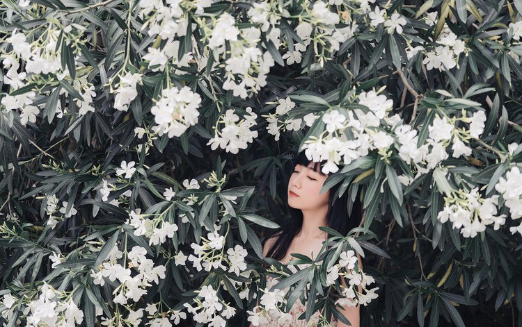 牛奶肌美女蜜桃臀酥胸充满美艳春色的雪白肉体摄影