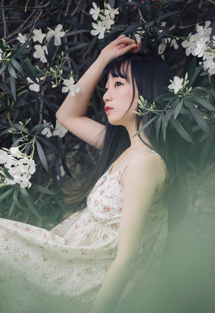 牛奶肌美女蜜桃臀酥胸充满美艳春色的雪白肉体摄影