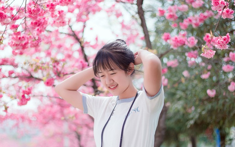 牛奶肌美女蜜桃臀酥胸充满美艳春色的雪白肉体摄影