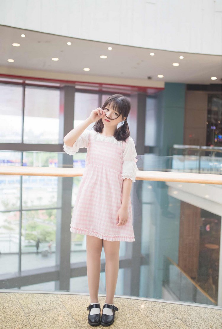 日韩美女谢芷馨巨乳翘臀诱人性感图片