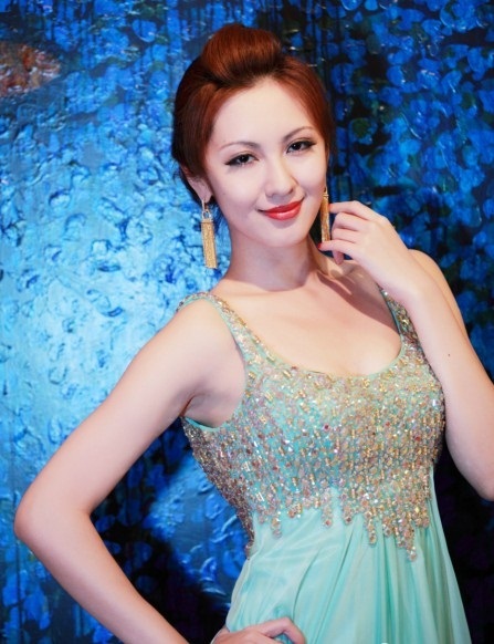 北大校花袁佳怡清纯生活近照