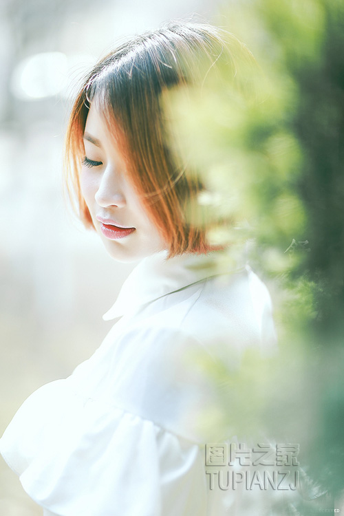 校花纯白清纯照 空灵可人