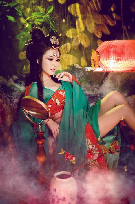 绿色妖姬古装写真图片 上演古典诱惑