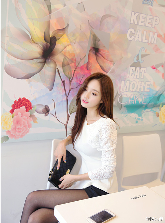 超好看的韩国气质黑丝美女