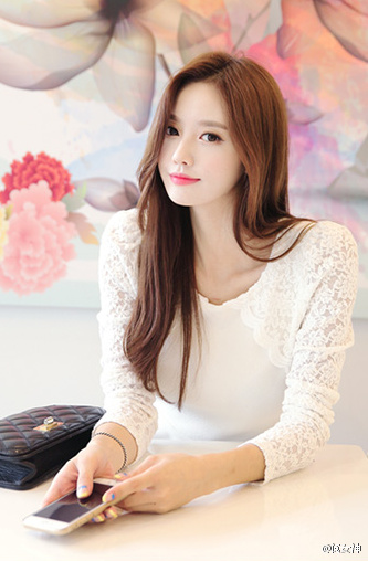 超好看的韩国气质黑丝美女