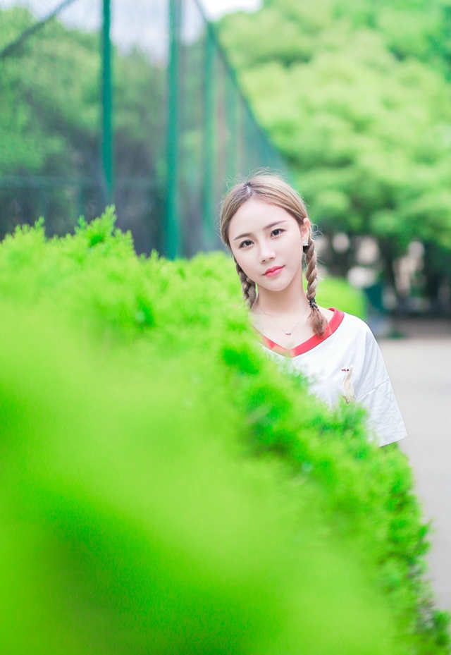 身姿性感曼妙的大美人周于希细高跟黑丝袜腿控福利写真