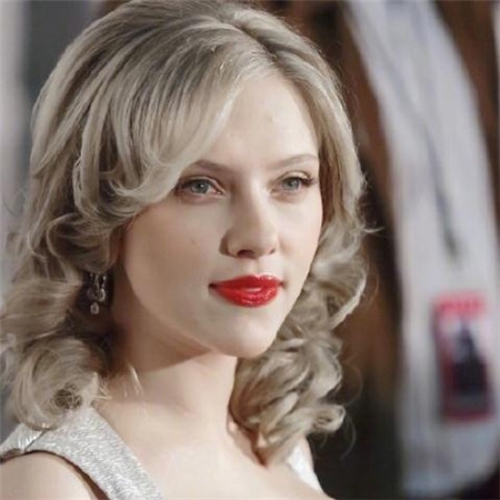 欧美巨星黑寡妇惹火性感图片