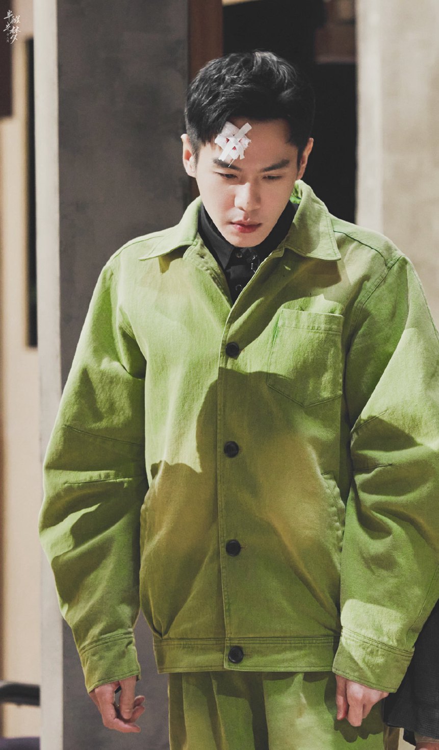 张若昀大侦探物业维修工造型穿出时尚范儿